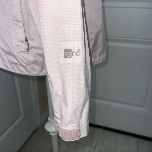 Patagonia Water Proof Jacket - Picture 7 of 16